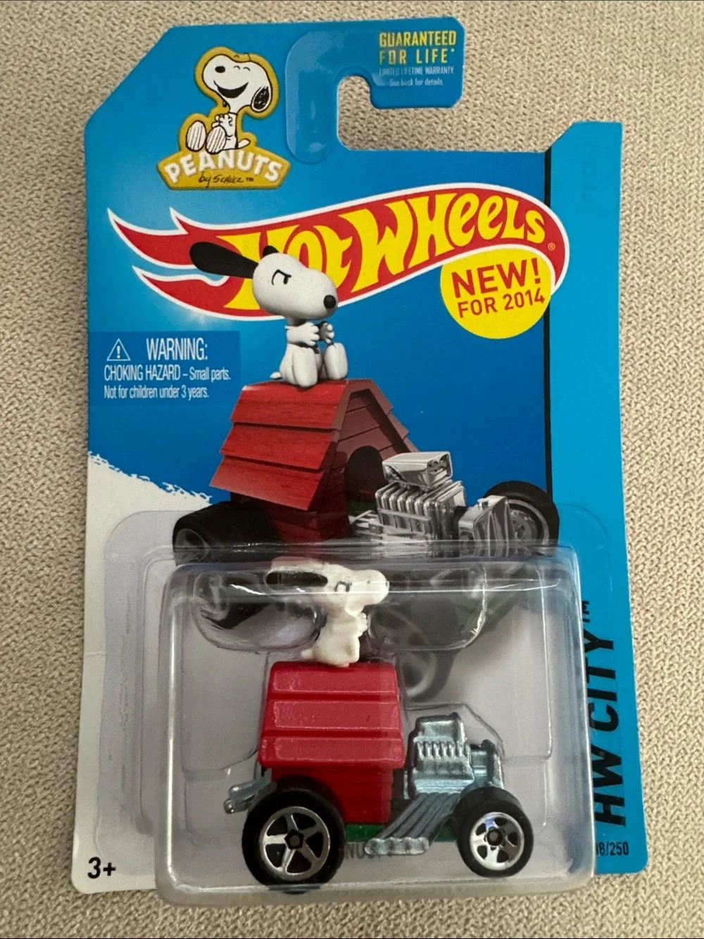 NWT 2014 Hot Wheels Snoopy Peanuts HW City Red Doghouse Sealed